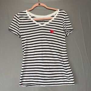 GAP Womens Striped V-Neck Short Sleeve Top with Heart Patch Size XS Y2K Casual